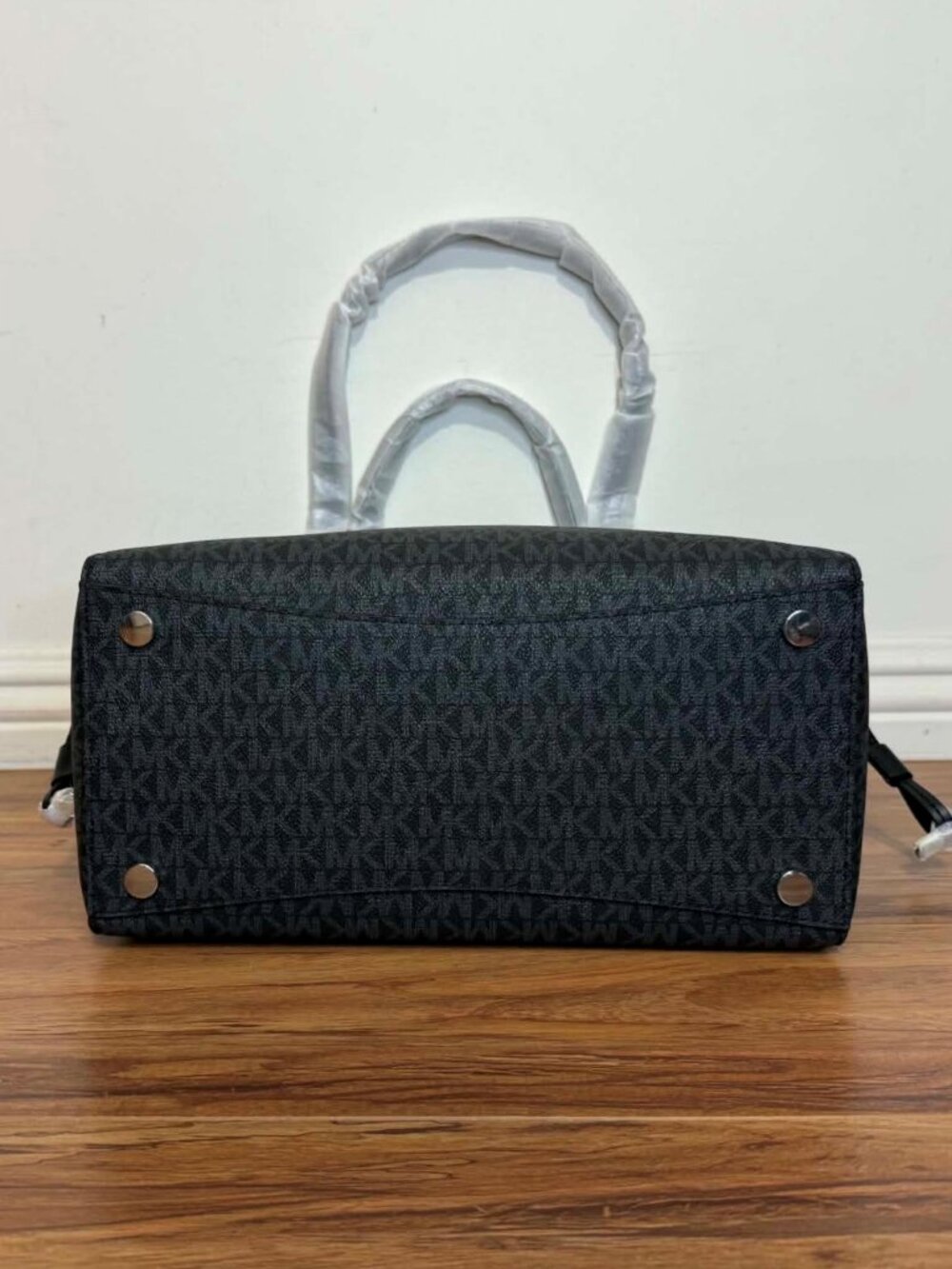 🖤Michael Kors 3 Compartment PVC/Canvas Coated Tote🖤 - Picture 5 of 16
